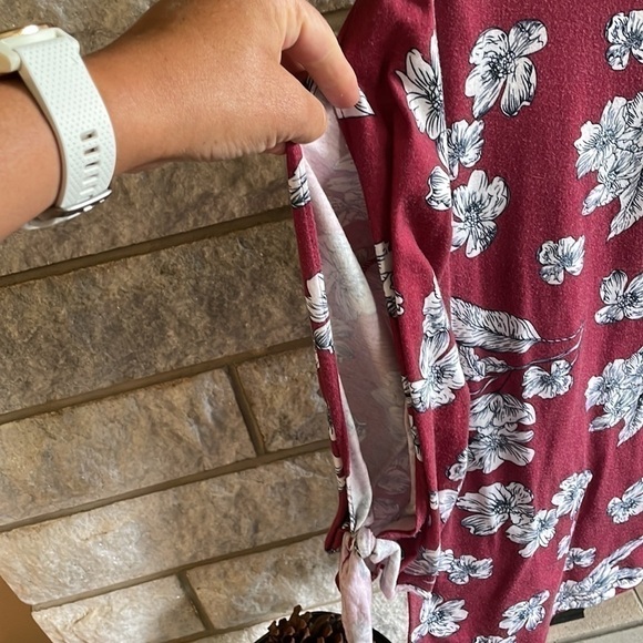 Tickled teal blouse size medium open sleeve floral - Picture 3 of 6